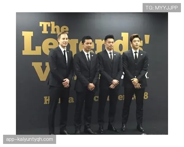 刷到陶菲克的家常照，冠军气场和隔壁大叔日常同框，笑到停不下来